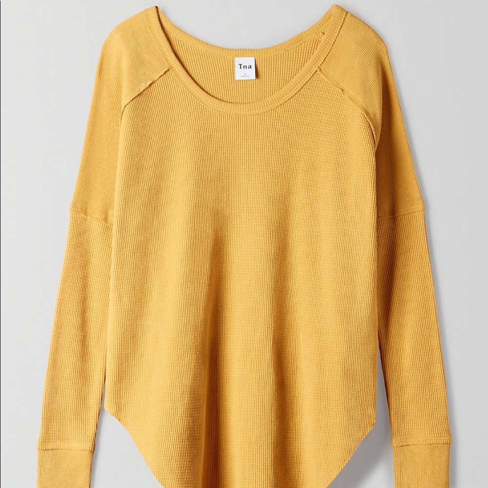 Aritzia-TNA,  Yellow Long-sleeve waffle-knit shirt